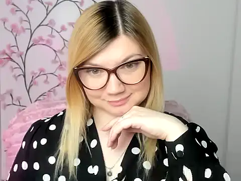 Lola moree online show from 03-25-26, 12:44