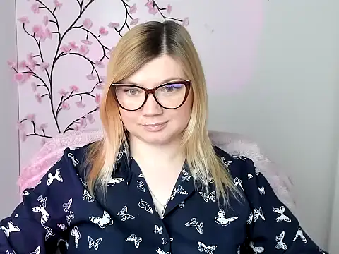 Lola moree online show from 04-15-26, 11:39