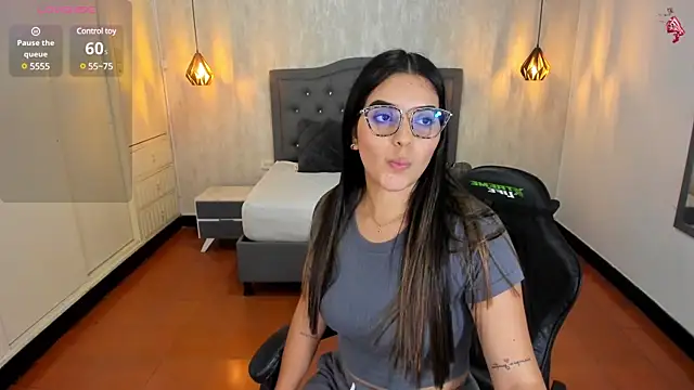 Hadley  online show from 02-25-25, 03:31