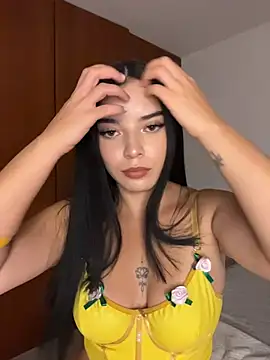 Snapshot of eileensophi chatting on 06-11-26, 02:44 eileensophi online show from 06-11-26, 02:44
