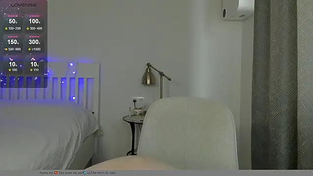 Snapshot of Hustle_Babyy chatting on 10-04-25, 01:53 Hustle Babyy online show from 10-04-25, 01:53