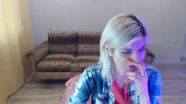 Snapshot of SexyBeatriice chatting on 01-31-25, 01:12 SexyBeatriice online show from 01-31-25, 01:12