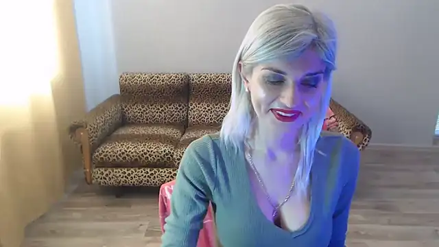 Snapshot of SexyBeatriice chatting on 02-02-25, 10:13 SexyBeatriice online show from 02-02-25, 10:13