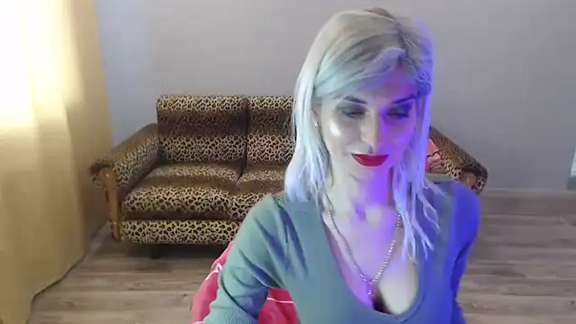 Snapshot of SexyBeatriice chatting on 02-02-25, 01:19 SexyBeatriice online show from 02-02-25, 01:19