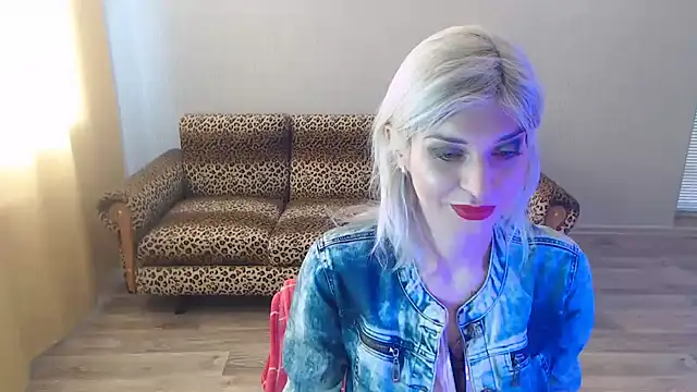 Snapshot of SexyBeatriice chatting on 02-13-25, 07:03 SexyBeatriice online show from 02-13-25, 07:03