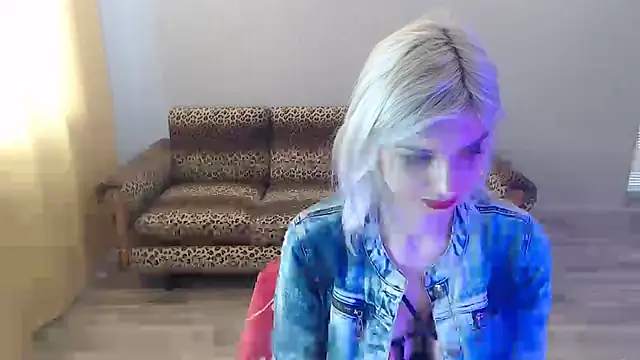 Snapshot of SexyBeatriice chatting on 02-15-25, 07:27 SexyBeatriice online show from 02-15-25, 07:27