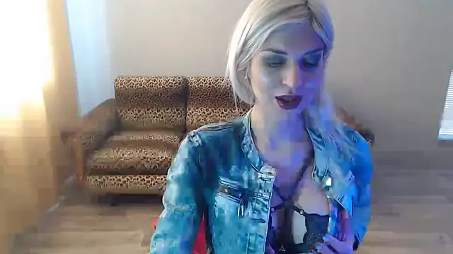 Snapshot of SexyBeatriice chatting on 02-16-25, 10:10 SexyBeatriice online show from 02-16-25, 10:10