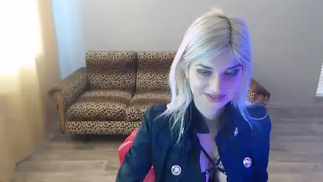 Snapshot of SexyBeatriice chatting on 02-17-25, 07:26 SexyBeatriice online show from 02-17-25, 07:26