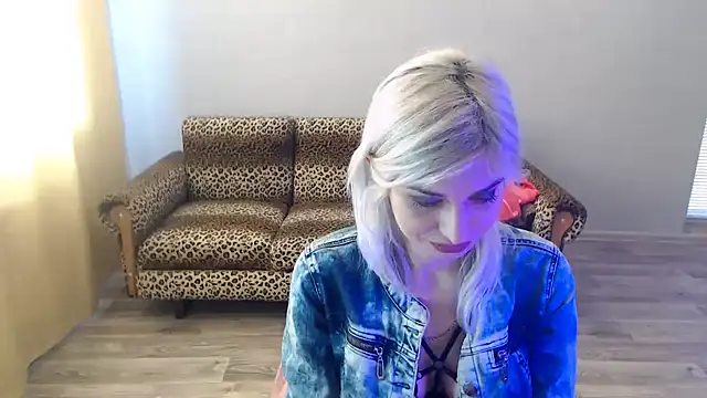 Snapshot of SexyBeatriice chatting on 02-22-25, 07:23 SexyBeatriice online show from 02-22-25, 07:23