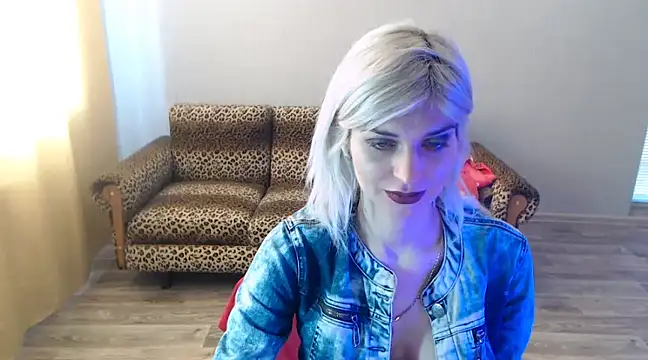 Snapshot of SexyBeatriice chatting on 02-24-25, 10:48 SexyBeatriice online show from 02-24-25, 10:48