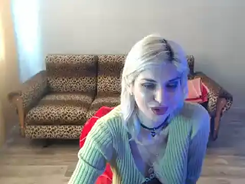 Snapshot of SexyBeatriice chatting on 03-08-25, 10:11 SexyBeatriice online show from 03-08-25, 10:11