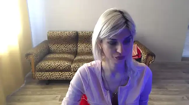 Snapshot of SexyBeatriice chatting on 03-14-25, 07:15 SexyBeatriice online show from 03-14-25, 07:15