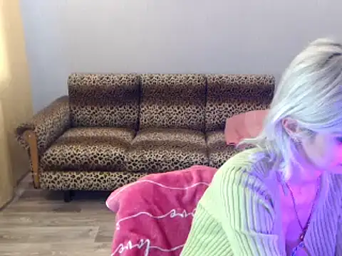 Snapshot of SexyBeatriice chatting on 03-18-25, 07:19 SexyBeatriice online show from 03-18-25, 07:19