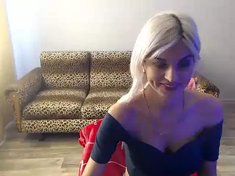 Snapshot of SexyBeatriice chatting on 09-24-25, 06:28 SexyBeatriice online show from 09-24-25, 06:28