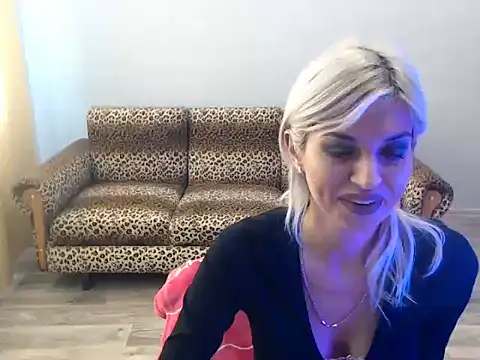 Snapshot of SexyBeatriice chatting on 09-30-25, 06:29 SexyBeatriice online show from 09-30-25, 06:29