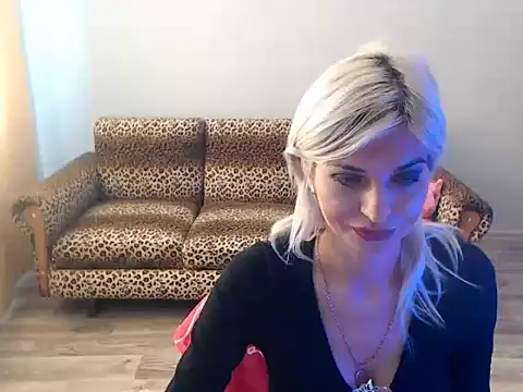 Snapshot of SexyBeatriice chatting on 10-01-25, 06:30 SexyBeatriice online show from 10-01-25, 06:30