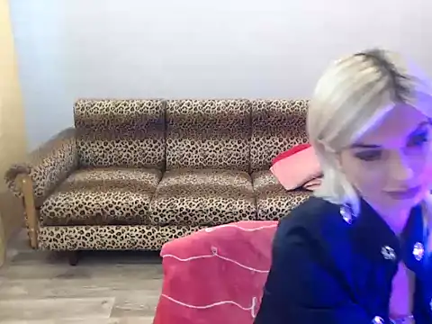 Snapshot of SexyBeatriice chatting on 10-16-25, 06:25 SexyBeatriice online show from 10-16-25, 06:25