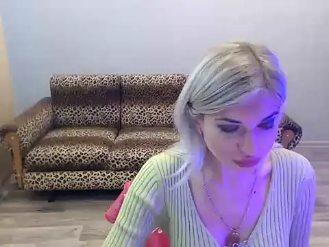 Snapshot of SexyBeatriice chatting on 10-25-25, 06:32 SexyBeatriice online show from 10-25-25, 06:32