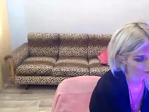 Snapshot of SexyBeatriice chatting on 11-06-25, 07:20 SexyBeatriice online show from 11-06-25, 07:20