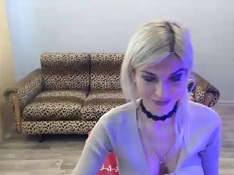 Snapshot of SexyBeatriice chatting on 11-26-25, 07:20 SexyBeatriice online show from 11-26-25, 07:20