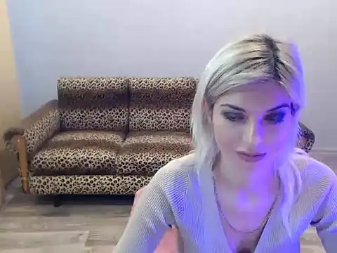 Snapshot of SexyBeatriice chatting on 11-28-25, 07:33 SexyBeatriice online show from 11-28-25, 07:33