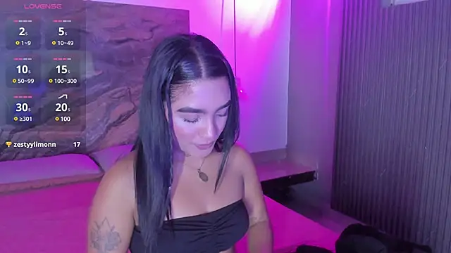 Snapshot of Estefy_gomez09 chatting on 03-16-25, 03:47 Estefy gomez09 online show from 03-16-25, 03:47