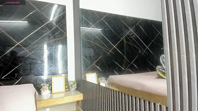 Snapshot of Estefy_gomez09 chatting on 10-17-25, 04:48 Estefy gomez09 online show from 10-17-25, 04:48