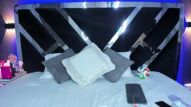 CandyLuxury   online show from 07-18-26, 01:59
