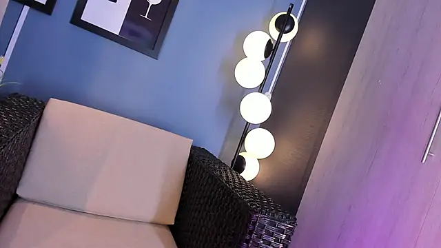 Snapshot of AliDiaz_ chatting on 02-17-25, 07:53 AliDiaz online show from 02-17-25, 07:53