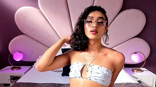 Snapshot of AliDiaz_ chatting on 11-07-25, 08:31 AliDiaz online show from 11-07-25, 08:31