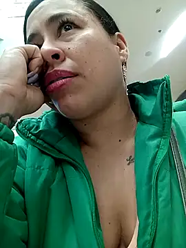 kamila lovee online show from 11-18-25, 07:40