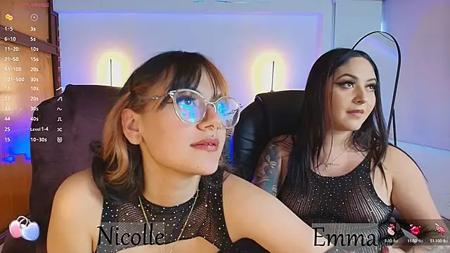 Snapshot of _Emma11 chatting on 02-01-25, 10:44 Emma11 online show from 02-01-25, 10:44