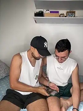 hornytwins15 online show from 02-15-25, 08:22