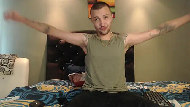 Snapshot of FemToMale chatting on 03-07-25, 08:33 FemToMale online show from 03-07-25, 08:33