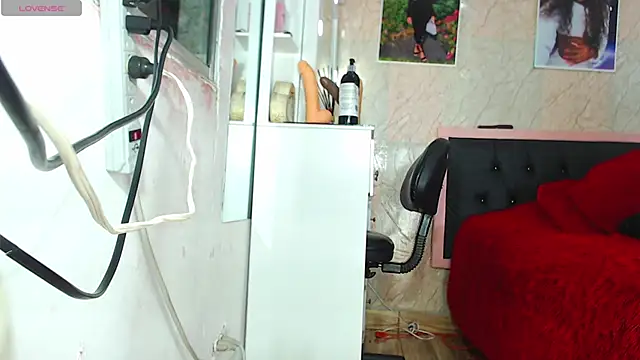 k stormi  online show from 04-17-26, 02:14