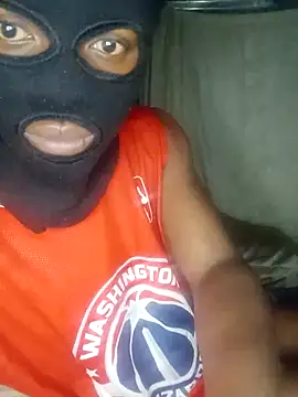 Snapshot of Velvet69 chatting on 10-17-25, 12:47 Velvet69 online show from 10-17-25, 12:47