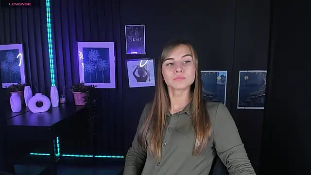 Snapshot of CharmBianca chatting on 02-08-25, 05:29 CharmBianca online show from 02-08-25, 05:29