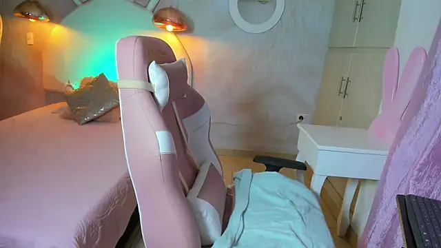 NAUGHTY ALANA  online show from 02-13-25, 03:24