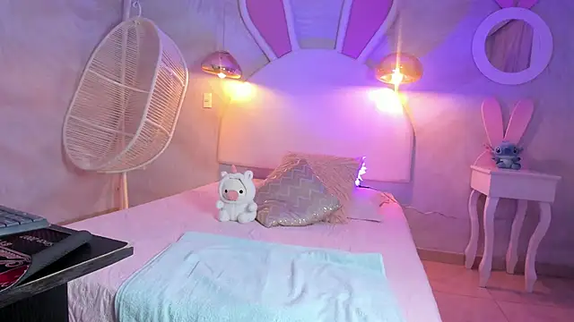 NAUGHTY ALANA  online show from 02-17-25, 07:53