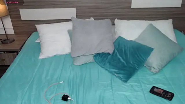 Liiamthompson online show from 02-03-26, 09:14