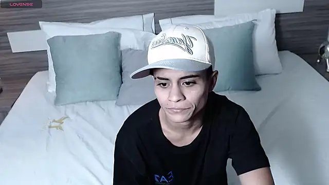 Liiamthompson online show from 04-03-26, 09:51