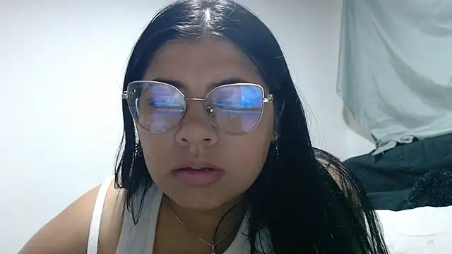 Snapshot of viccky_vick chatting on 04-26-26, 11:46 viccky vick online show from 04-26-26, 11:46