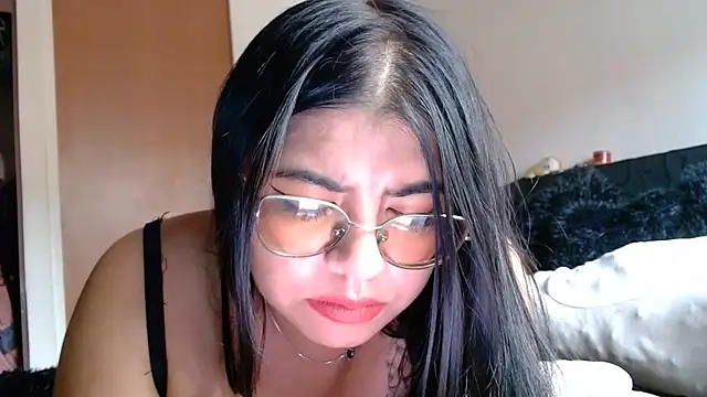 Snapshot of viccky_vick chatting on 05-21-26, 09:33 viccky vick online show from 05-21-26, 09:33