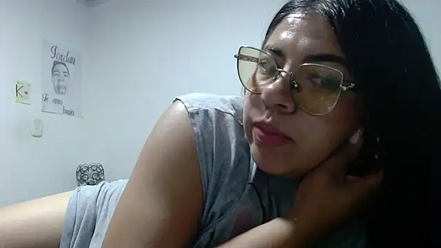 Snapshot of viccky_vick chatting on 06-04-26, 03:12 viccky vick online show from 06-04-26, 03:12