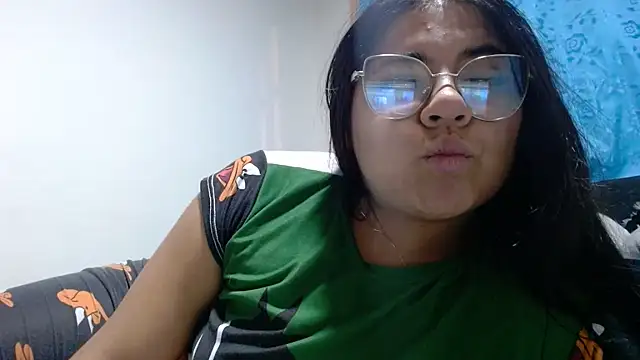Snapshot of viccky_vick chatting on 07-26-26, 07:37 viccky vick online show from 07-26-26, 07:37