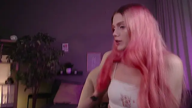 Snapshot of Gretchen_Mol chatting on 11-05-25, 07:41 Gretchen Mol online show from 11-05-25, 07:41