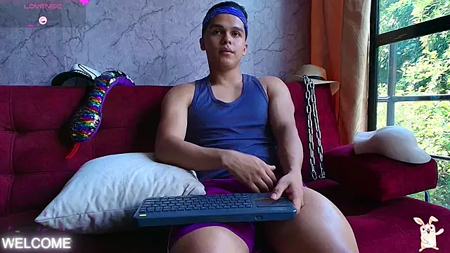 Snapshot of Dwayne_Brown chatting on 11-01-25, 02:08 Dwayne Brown online show from 11-01-25, 02:08