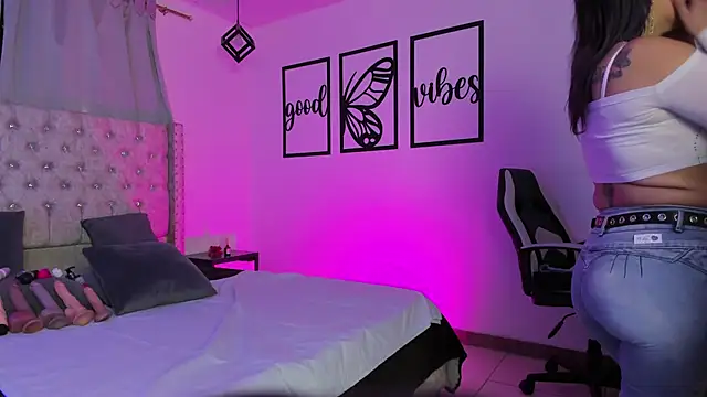 nicolee millerr online show from 04-13-26, 12:21