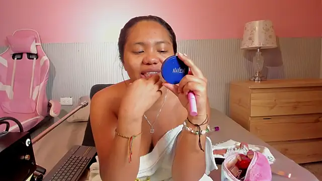 yeikafoxy online show from 04-11-26, 11:47