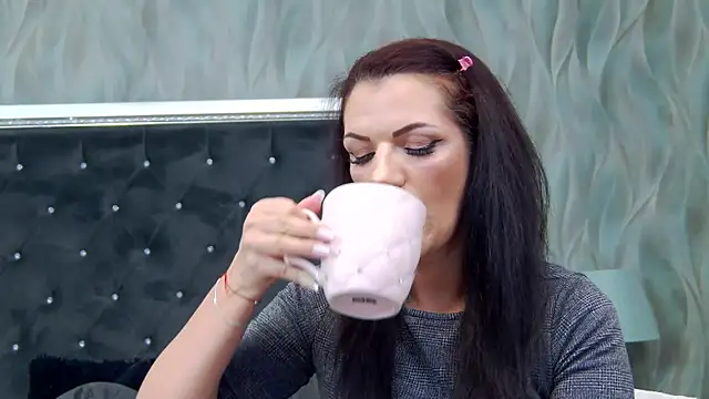 Snapshot of LissaAnn chatting on 03-18-25, 03:42 LissaAnn online show from 03-18-25, 03:42